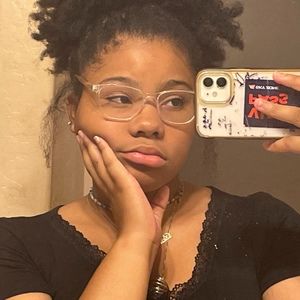 Meet your Posher, Dallis